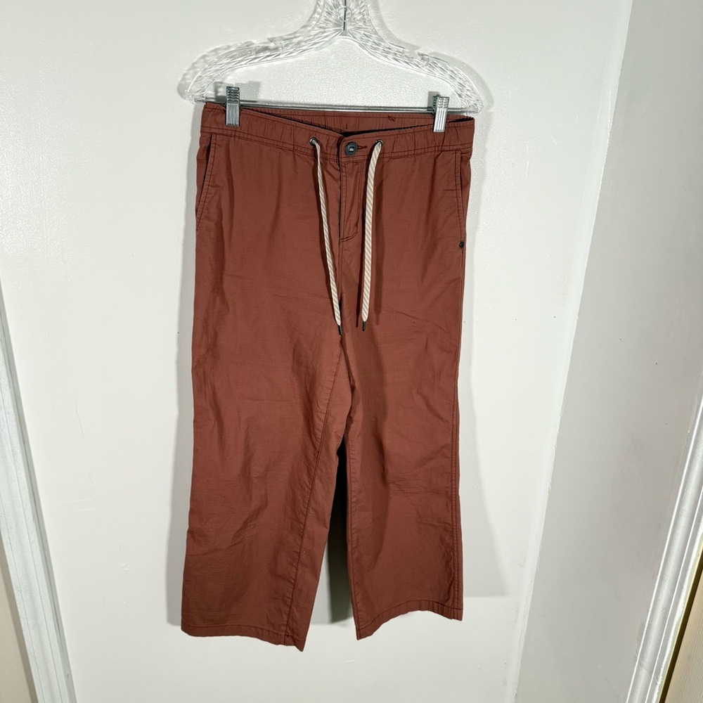 Vuori Wide Leg Cropped Drawstring Pants in Dusty Rose - Picture 4 of 11